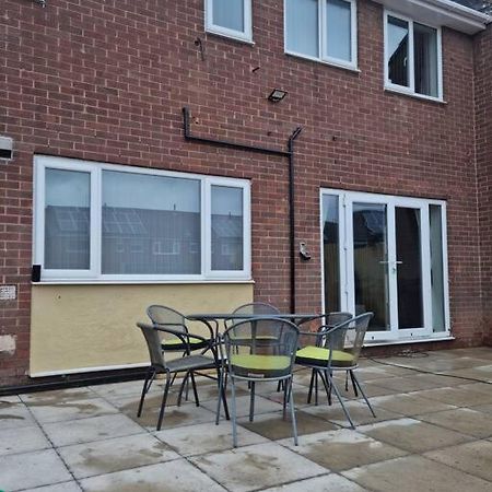 5 Bedroom House - Cheshire Oaks Елсмір-Порт Екстер'єр фото