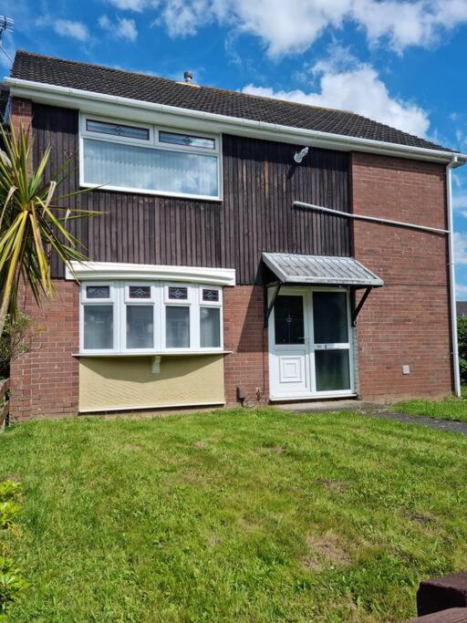 5 Bedroom House - Cheshire Oaks Елсмір-Порт Екстер'єр фото